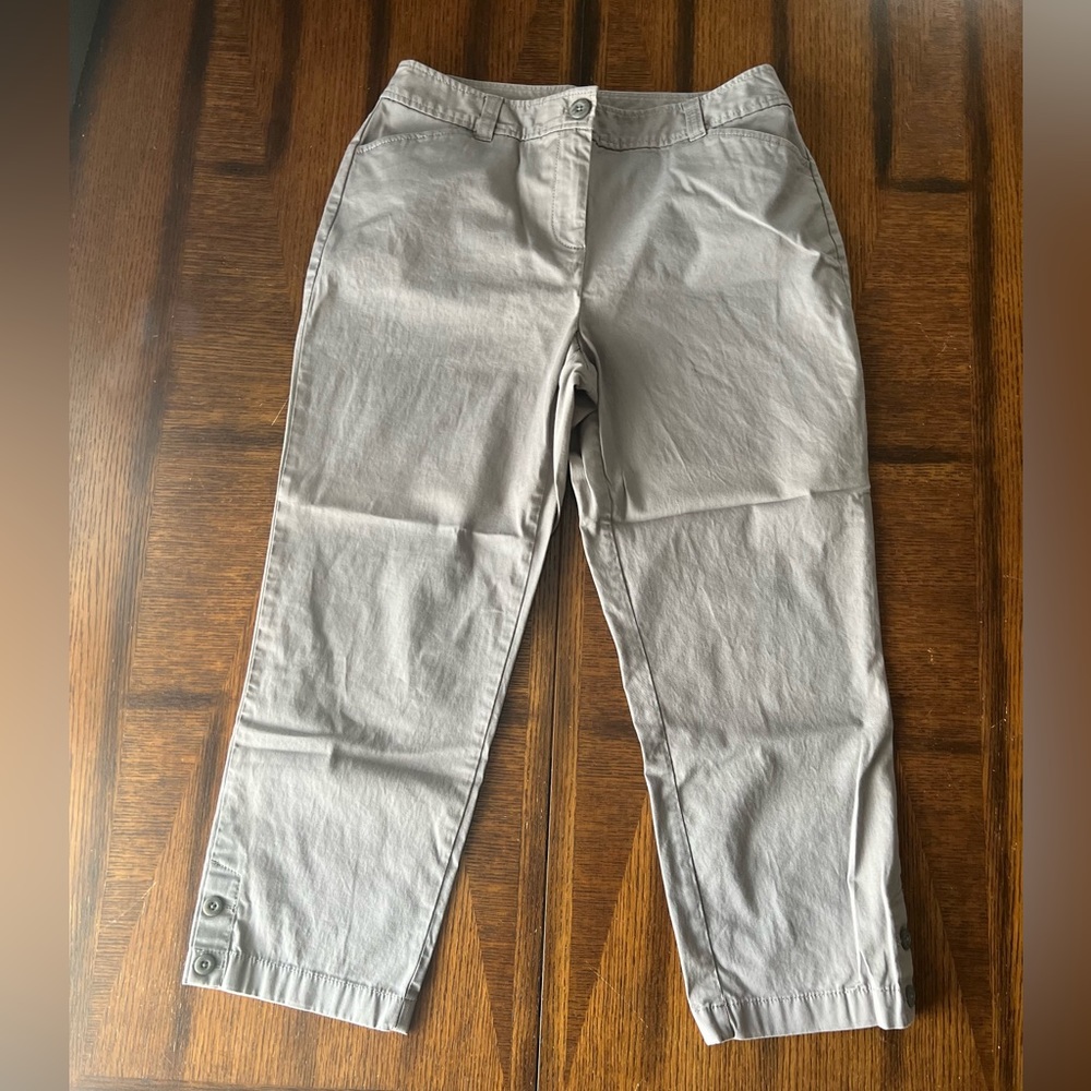 Loft Curvy Crop Capris Size 6
